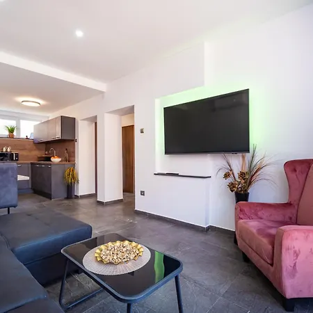 Kolovare Garden Oasis - First Row By Sea Appartamento *