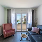 Lejlighed Kolovare Garden Oasis - First Row By Sea