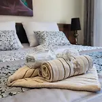 Kolovare Garden Oasis - First Row By Sea Lejlighed *