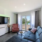Kolovare Garden Oasis - First Row By Sea *