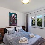 Kolovare Garden Oasis - First Row By Sea Lejlighed