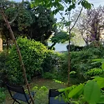 Lejlighed Kolovare Garden Oasis - First Row By Sea