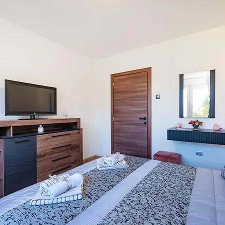 Kolovare Garden Oasis - First Row By Sea