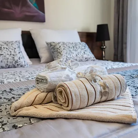 Kolovare Garden Oasis - First Row By Sea Apartman *