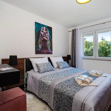 Kolovare Garden Oasis - First Row By Sea ザダル