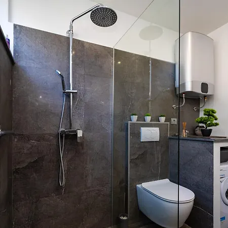 Kolovare Garden Oasis - First Row By Sea Apartman Zadar