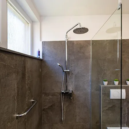 Kolovare Garden Oasis - First Row By Sea ザダル