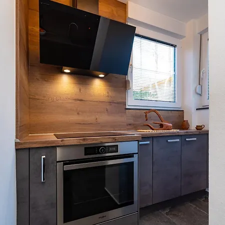 Kolovare Garden Oasis - First Row By Sea Apartman