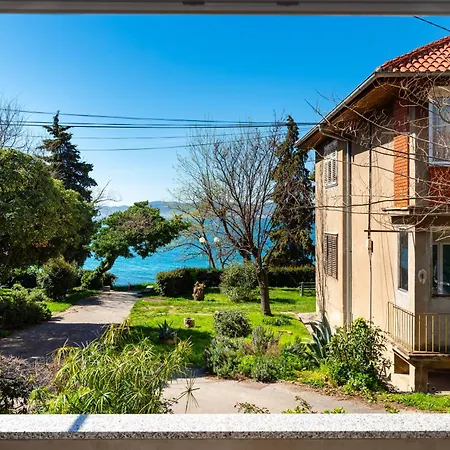 Kolovare Garden Oasis - First Row By Sea ザダル